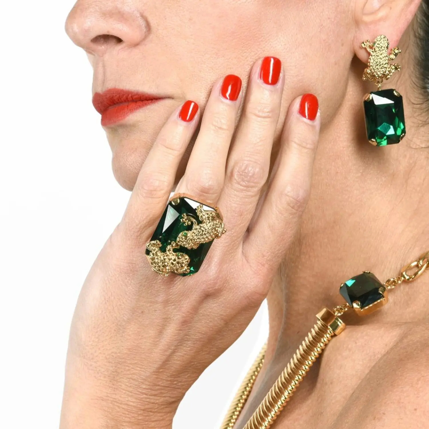 Orecchini Armonia color Verde Smeraldo con motivo Rana - immagine 4